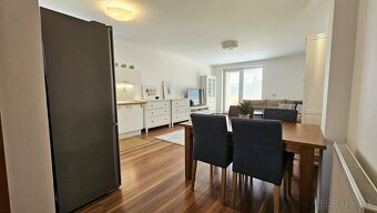 EXKLUZÍVNE Moderný 2-izbový byt, veľký balkón, výbor - 7