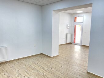 Prenájom - obchodný priestor v centre mesta - Topoľčany - 7