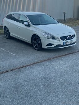 Predám vozidlo Volvo V60 Rdesign - 7
