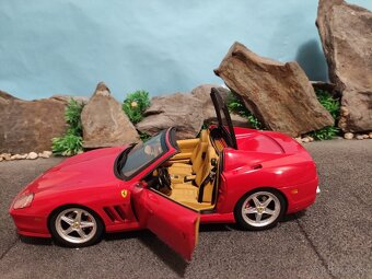 Prodám model 1:18 Ferrari 575 superamerica - 7