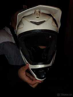 Motorkarske prilby. - 7