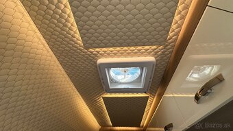 karavan 2024 Full výbava 3.0l Automat, Digi. klima, LED - 7
