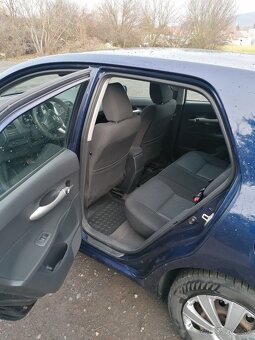 Toyota Auris Hybrid 2011 - 7