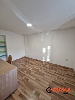 Na prenájom trojizbový byt staré sídlisku - 7