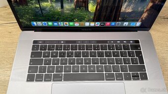 Apple MacBook Pro 15" 2019 - 7