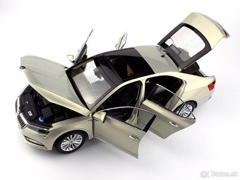 ŠKODA SUPERB 1:18 PAUDI - 7