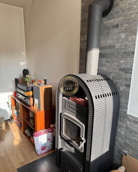 Na predaj rodinný dom s ďalšou prístavbou v obci Trstín - 7