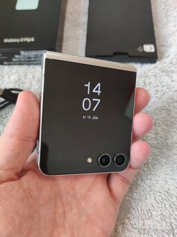 Samsung Galaxy Z Flip 5 512GB,8GB RAM - 7
