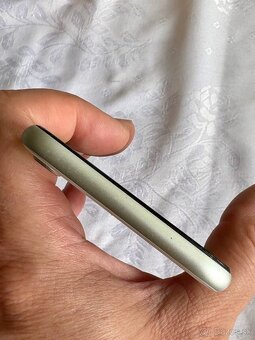 📱 iPhone SE 2020 64 GB – biely – 100 % batéria, ako nový - 7