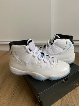 Air Jordan 11 - 7