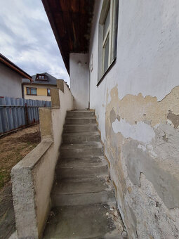 PREDAJ: dom v pôvodnom stave v kúpeľnej obci Brusno - 7