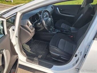 KIA Cee’d Sporty Wagon Combi 74kw Manuál - 7