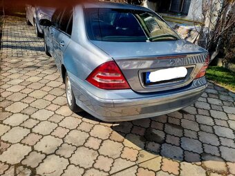 Predám mercedes c200 cdi rok 2006 - 7