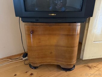 Predám masívny starožitný nábytok - 7