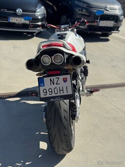 Suzuki GSR600 - 7