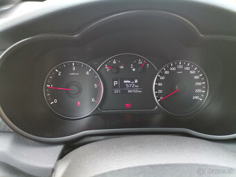 Kia Carens - 7