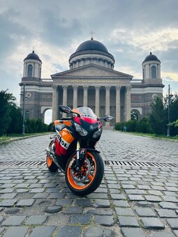 Cbr 1000 rr Fireblade Repsol - 7