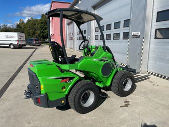 Predvádzací nový nakladač AVANT 635 i - 7