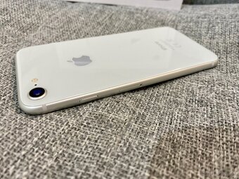 iPhone 8 64GB (plne funkčný) - 7