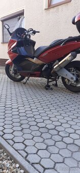 Gilera GP800 - 7