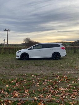 Ford Focus ST - 7