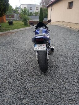Yamaha R1 - 7