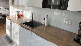 Na prenájom zrekonštruovaný 2i byt, Komárnická ulica - 7
