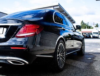 Mercedes-Benz E trieda Sedan 400 4MATIC A/T - 7