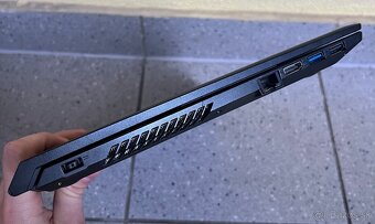 Lenovo V110 / i3 6006U / 8GB RAM / 256GB SSD / 15.6" - 7