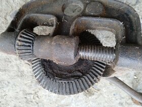 Časti starej vŕtačky. - 7