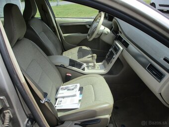 VOLVO XC70 D5 151kw AWD Momentum Kinetic 07/2010 - 7