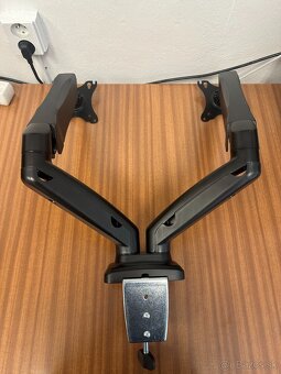 AlzaErgo Arm AR2.1 čierny držiak na 2 monitory - 7