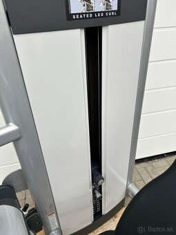 Zakopávanie v sede - Life Fitness Signature Seated Leg Curl - 7