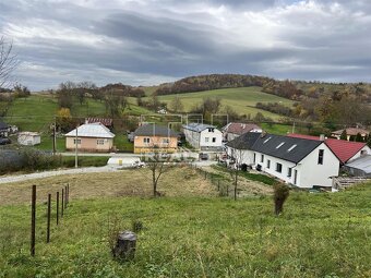 Veľký pozemok v centre obce Ďurďoš - 7