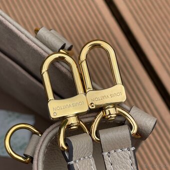 Kožená kabelka L V - 7