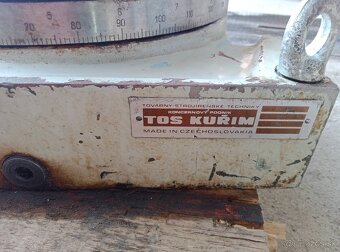 Otocny stol 320 - 7