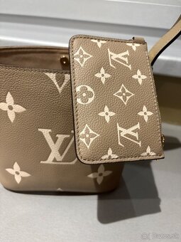 Louis Vuitton bucket bag - 7