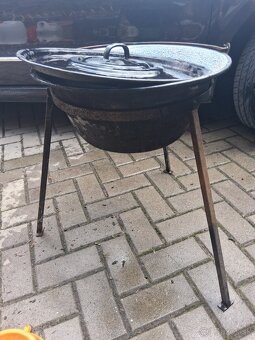 Predam 10litrovy kotlík na guláš kotlík nohy pokrievka - 7