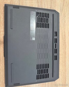 Lenovo LOQ 15IAX9I - 7