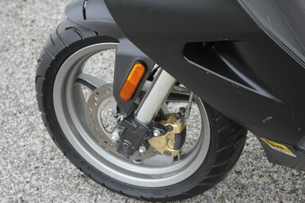 skúter aprilia SR50 2009 AM od 15 rokov ZIMNÁ CENA - 7