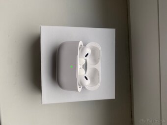 Apple AirPods Pro (2. generácie) s MagSafe puzdrom (USB-C) - 7