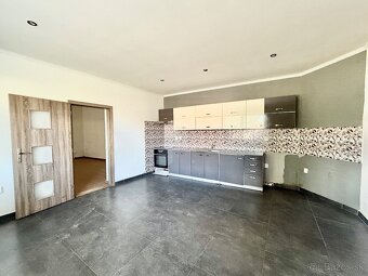 Rodinný dom s krásnym pozemkom v obci Kubáňovo - 7