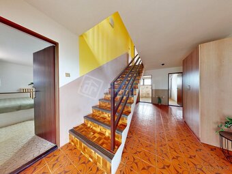 Veľký rodinný dom s garážou a krásnym pozemkom v Pa… - 7