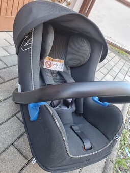 BMW autosedačka +základňa - 7