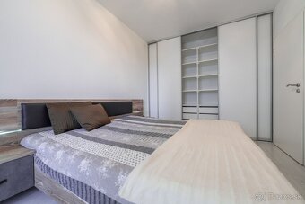 Novostavba 2 izbového bytu s loggiou a garážou - 7