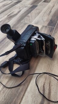 Predám kameru Panasonic . - 7