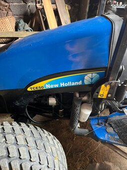 Kompaktný traktor new Holland - 7