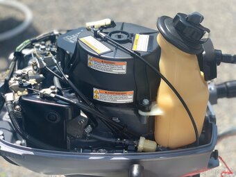 Závesný lodný motor motor na Cln - 7