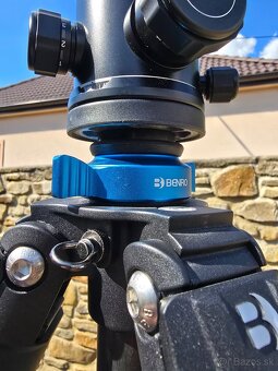 Benro Mach3 9X CF Series 4 Extra Long Tripod - 7