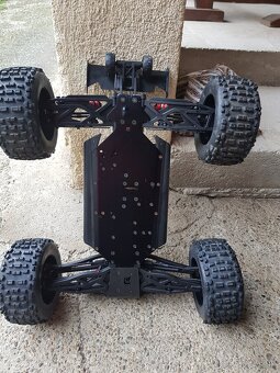 ARRMA OUTCAST 6s blx - 7